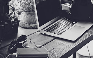 意甲：米兰球员德温特接受采访时表示，虽然我现在在米兰只是一个替补，但我从来不后悔加盟